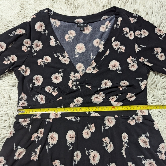 Torrid black floral print dress- size 0 (12/14) - Picture 4 of 4